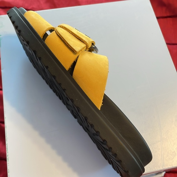 BOS&Co Italian made sandle leather upper size 36 yellow beautifully 5.5 size - Picture 5 of 6